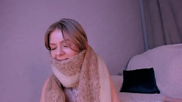 Naomi Girly online show from 12.25.24