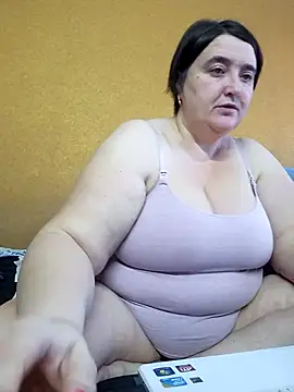 Snapshot of Liluboobs chatting on 02.18.25 Liluboobs online show from 02.18.25