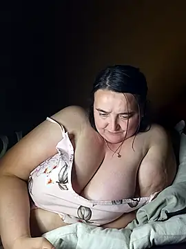 Snapshot of Liluboobs chatting on 03.18.26 Liluboobs online show from 03.18.26