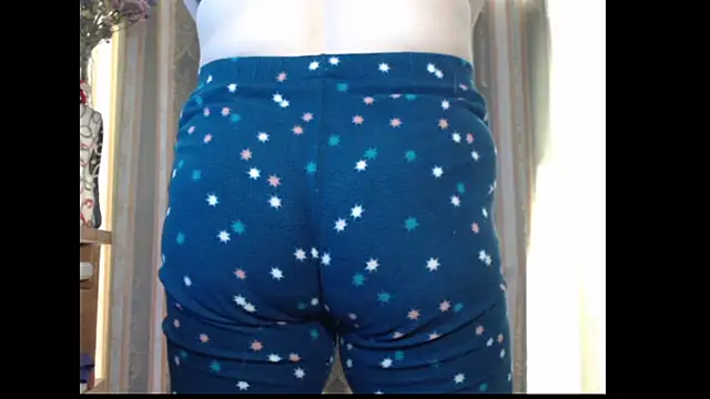 amorelara online show from 10.20.25