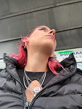 RiriRoseey online show from 10.24.25