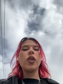 RiriRoseey online show from 10.28.25