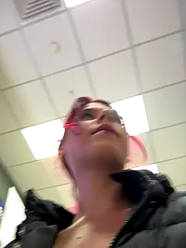 RiriRoseey online show from 11.08.25