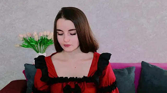 Miss Arwen online show from 11.11.25