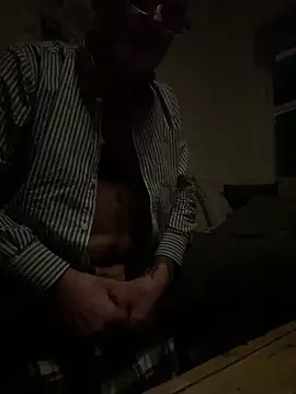 Snapshot of Shyboy817 chatting on 02.01.26 Shyboy817 online show from 02.01.26