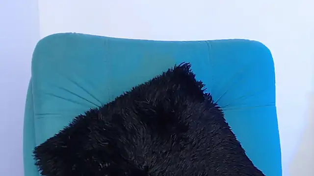 hantonella  online show from 12.13.24