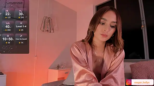 Megan-holly online show from 02.25.25