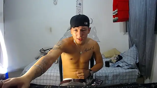 Snapshot of Pharaon_71 chatting on 02.25.26 Pharaon 71 online show from 02.25.26