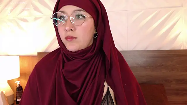 Snapshot of Dalila_bashar chatting on 01.16.25 Dalila bashar online show from 01.16.25
