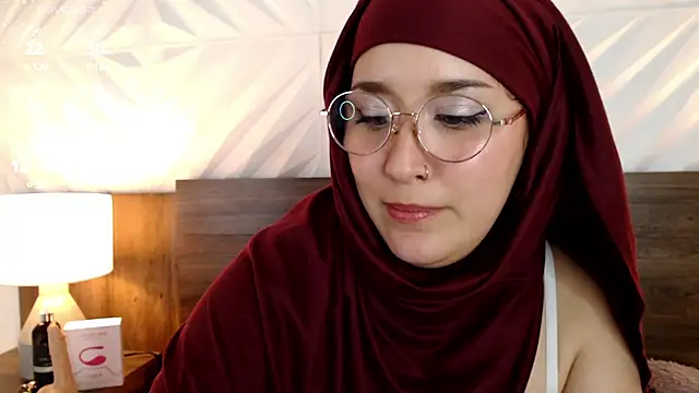 Snapshot of Dalila_bashar chatting on 02.04.25 Dalila bashar online show from 02.04.25