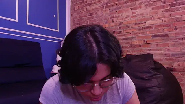 Emmapark  online show from 11.22.25