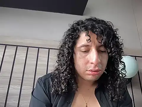 Snapshot of littlelatinhunter chatting on 05.22.26 littlelatinhunter online show from 05.22.26
