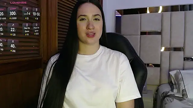 sofiaduque 26 online show from 01.20.25