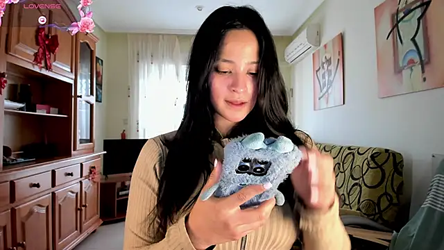 Snapshot of bella_apont chatting on 01.31.25 bella apont online show from 01.31.25