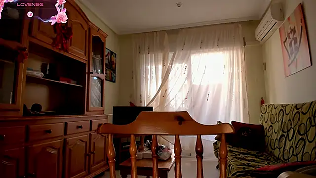 Snapshot of bella_apont chatting on 02.06.25 bella apont online show from 02.06.25