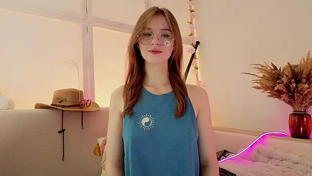 Snapshot of JennyDilly chatting on 05.28.26 JennyDilly online show from 05.28.26