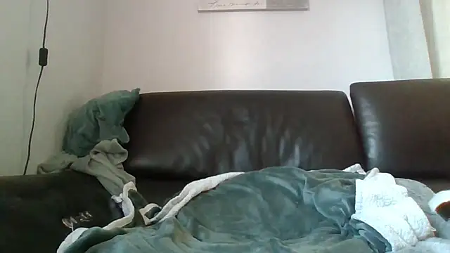 Snapshot of Au_plaisir_des_femmes chatting on 10.21.25 Au plaisir des femmes online show from 10.21.25