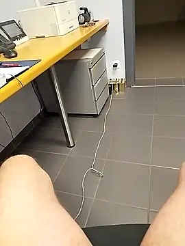 Snapshot of Au_plaisir_des_femmes chatting on 11.25.25 Au plaisir des femmes online show from 11.25.25