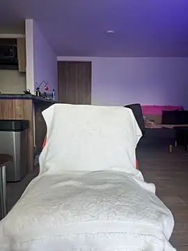 Georgiafox online show from 12.17.25