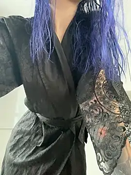 Erotic Synth Goddess online show from 12.31.24