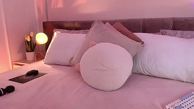 Giaa Ross online show from 03.12.25