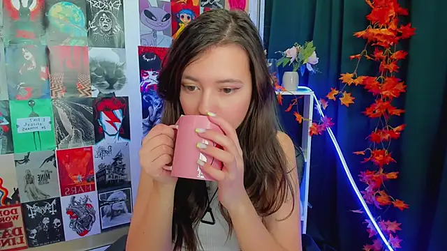Snapshot of Lina_Brownie chatting on 12.19.24 Lina Brownie online show from 12.19.24