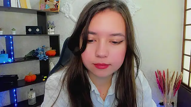 Snapshot of Lina_Brownie chatting on 12.21.24 Lina Brownie online show from 12.21.24