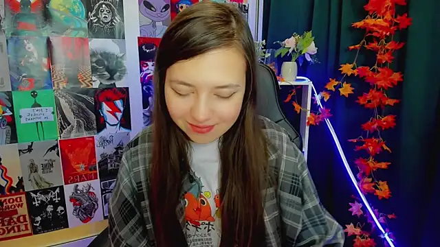 Snapshot of Lina_Brownie chatting on 12.23.24 Lina Brownie online show from 12.23.24