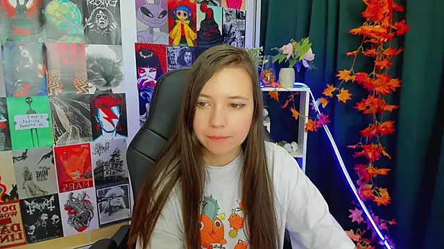 Snapshot of Lina_Brownie chatting on 12.23.24 Lina Brownie online show from 12.23.24