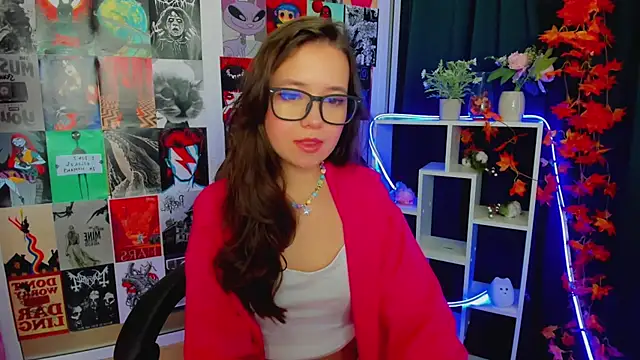 Snapshot of Lina_Brownie chatting on 12.26.24 Lina Brownie online show from 12.26.24