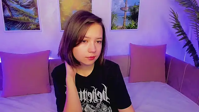 Snapshot of Lina_Brownie chatting on 01.21.25 Lina Brownie online show from 01.21.25