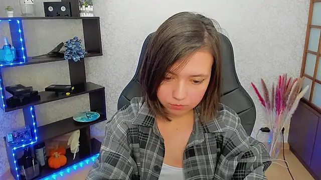 Snapshot of Lina_Brownie chatting on 01.25.25 Lina Brownie online show from 01.25.25