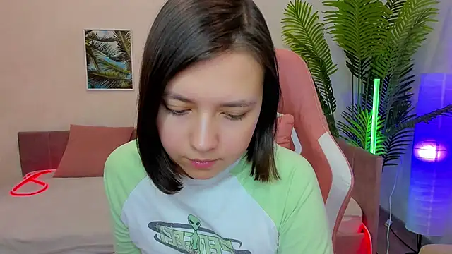 Snapshot of Lina_Brownie chatting on 02.04.25 Lina Brownie online show from 02.04.25