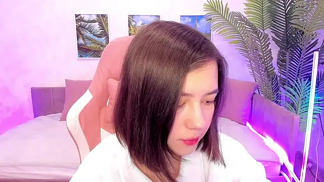 Snapshot of Lina_Brownie chatting on 02.18.25 Lina Brownie online show from 02.18.25