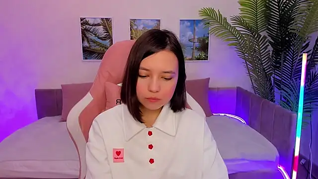 Snapshot of Lina_Brownie chatting on 02.23.25 Lina Brownie online show from 02.23.25