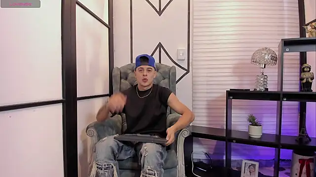 JuniorMorris  online show from 10.09.25