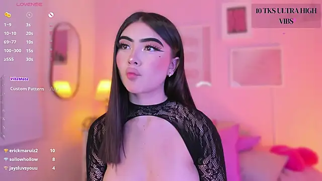 Snapshot of little-natt chatting on 01.10.25 little-natt online show from 01.10.25