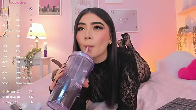 Snapshot of little-natt chatting on 02.08.25 little-natt online show from 02.08.25