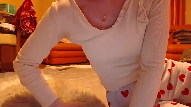 Snapshot of LovelyAndraGirl chatting on 04.25.26 LovelyAndraGirl online show from 04.25.26