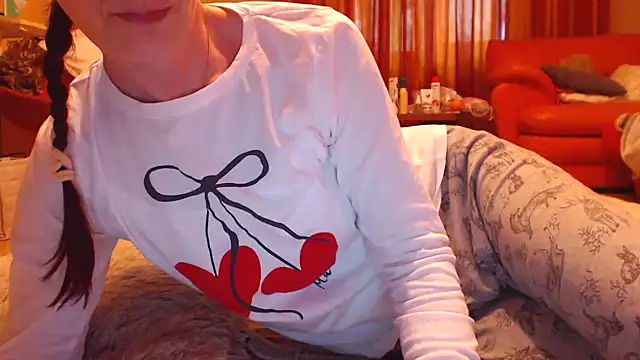Snapshot of LovelyAndraGirl chatting on 06.20.26 LovelyAndraGirl online show from 06.20.26