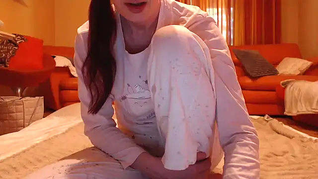 Snapshot of LovelyAndraGirl chatting on 06.25.26 LovelyAndraGirl online show from 06.25.26