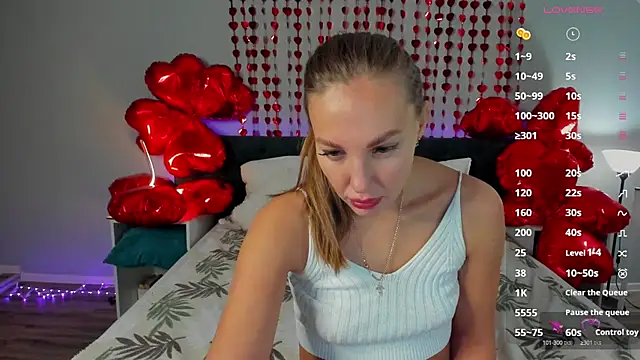 Snapshot of Kelly_Hardy chatting on 02.14.25 Kelly Hardy online show from 02.14.25
