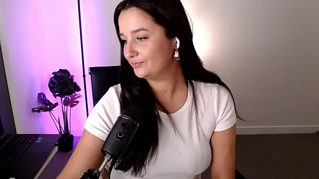 Snapshot of Lenas_Room chatting on 10.03.25 Lenas Room online show from 10.03.25