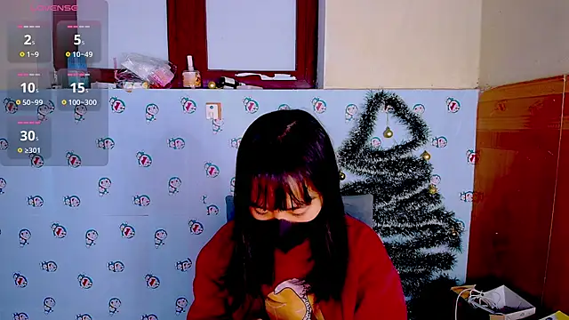 Snapshot of __Saphia__ chatting on 12.14.24 Saphia online show from 12.14.24