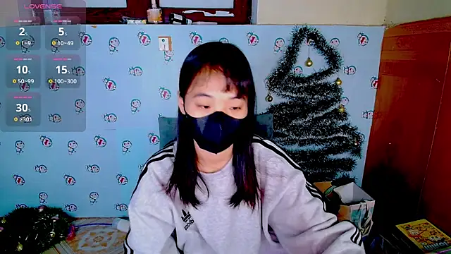 Snapshot of __Saphia__ chatting on 12.16.24 Saphia online show from 12.16.24