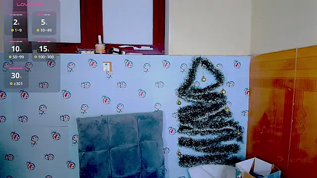 Snapshot of __Saphia__ chatting on 12.23.24 Saphia online show from 12.23.24