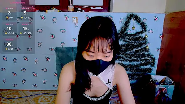 Snapshot of __Saphia__ chatting on 12.28.24 Saphia online show from 12.28.24