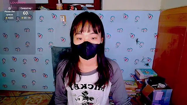 Snapshot of __Saphia__ chatting on 01.25.25 Saphia online show from 01.25.25