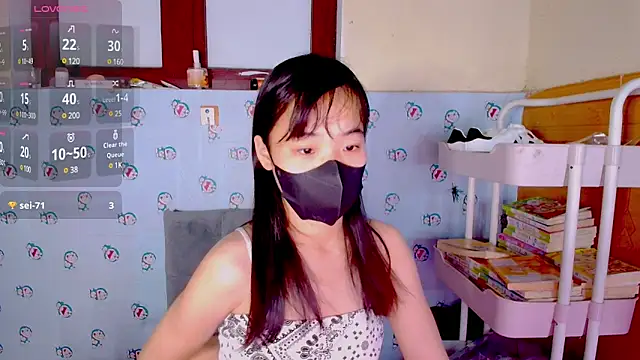 Snapshot of __Saphia__ chatting on 03.05.25 Saphia online show from 03.05.25