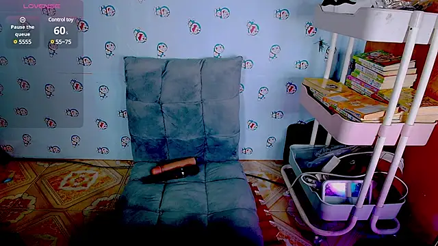 Snapshot of __Saphia__ chatting on 03.07.25 Saphia online show from 03.07.25